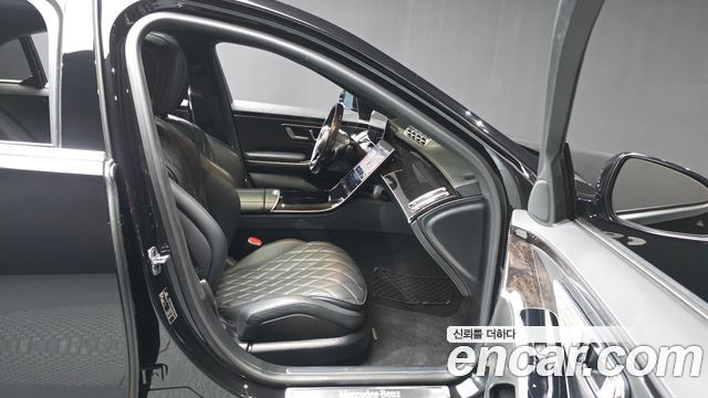 Mercedes-Benz S-Class 2022 — photo 17