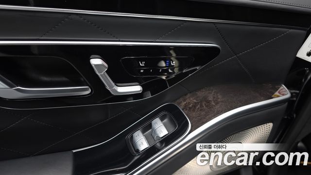 Mercedes-Benz S-Class 2022 — photo 24