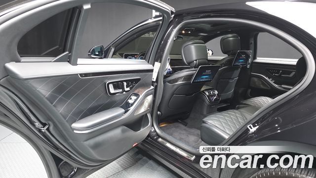 Mercedes-Benz S-Class 2022 — photo 16