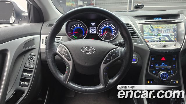 Hyundai AVANTE 2015 — photo 19