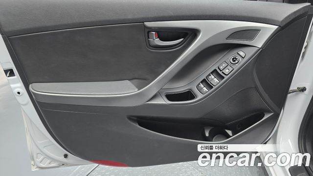 Hyundai AVANTE 2015 — photo 14