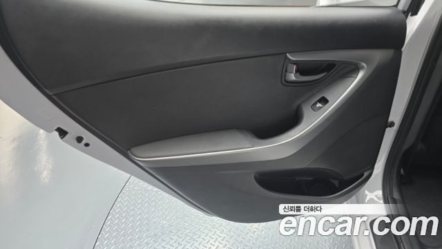 Hyundai AVANTE 2015 — photo 15