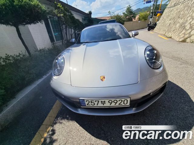 Porsche 911 2021 — photo 1