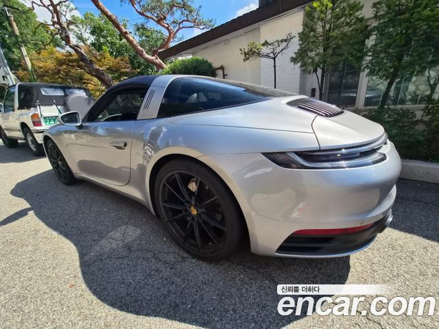 Porsche 911 2021 — photo 3