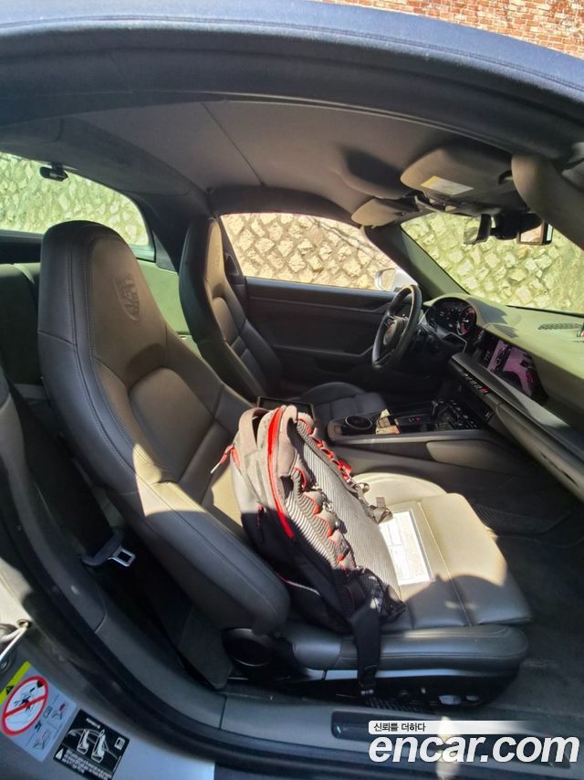 Porsche 911 2021 — photo 6