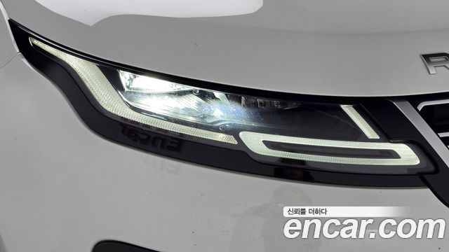 Land Rover Range Rover Evoque 2020 — photo 8