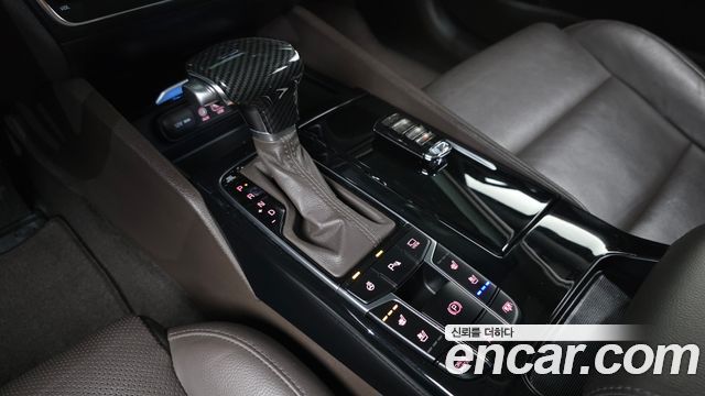 Kia K7 2018 — photo 9
