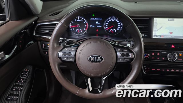Kia K7 2018 — photo 14