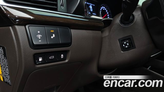 Kia K7 2018 — photo 18