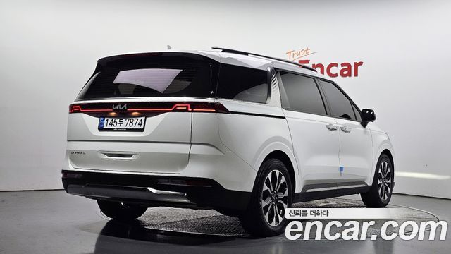 Kia Canival 2022 — photo 2