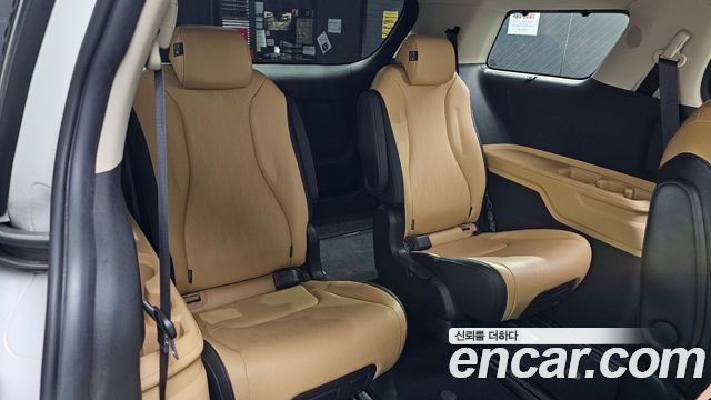 Kia Canival 2022 — photo 17
