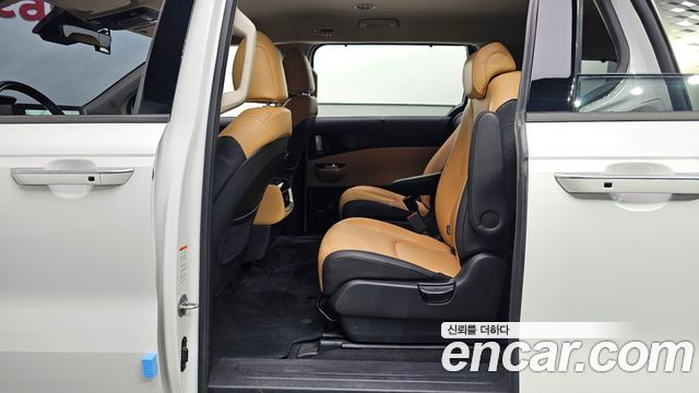 Kia Canival 2022 — photo 18