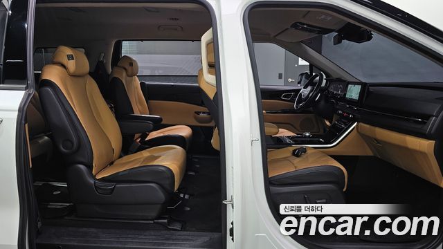 Kia Canival 2022 — photo 16