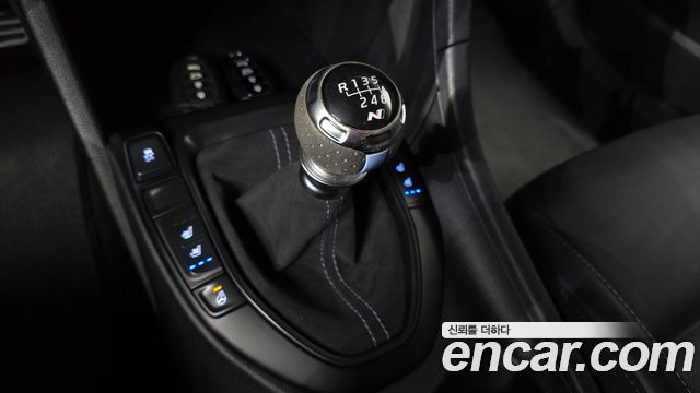 Hyundai Veloster 2020 — photo 12