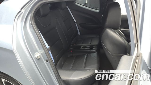 Hyundai Veloster 2020 — photo 17