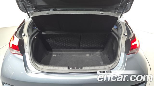 Hyundai Veloster 2020 — photo 23