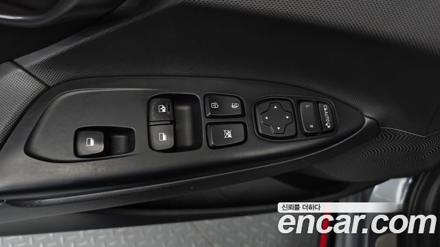 Hyundai Veloster 2020 — photo 25