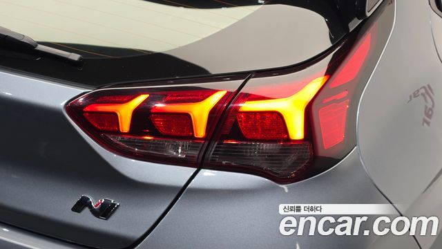 Hyundai Veloster 2020 — photo 9