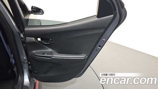 Hyundai Veloster 2020 — photo 15
