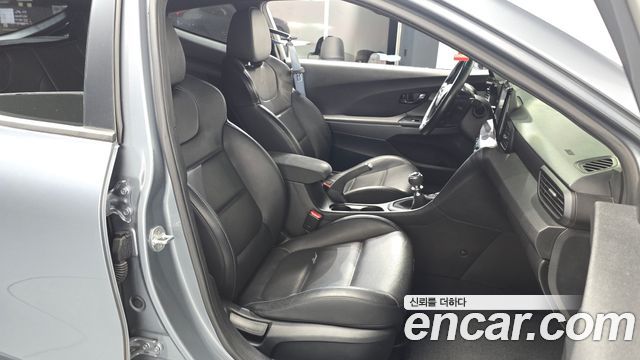 Hyundai Veloster 2020 — photo 16