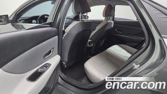 Hyundai AVANTE 2022 — photo 18