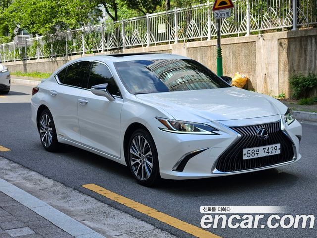 Lexus ES 2019 — photo 2