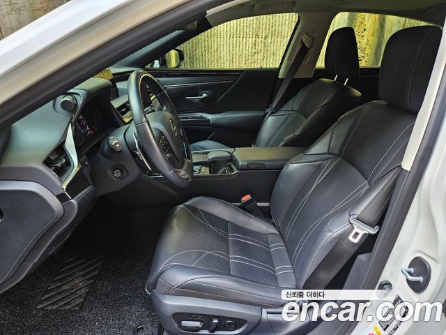 Lexus ES 2019 — photo 5