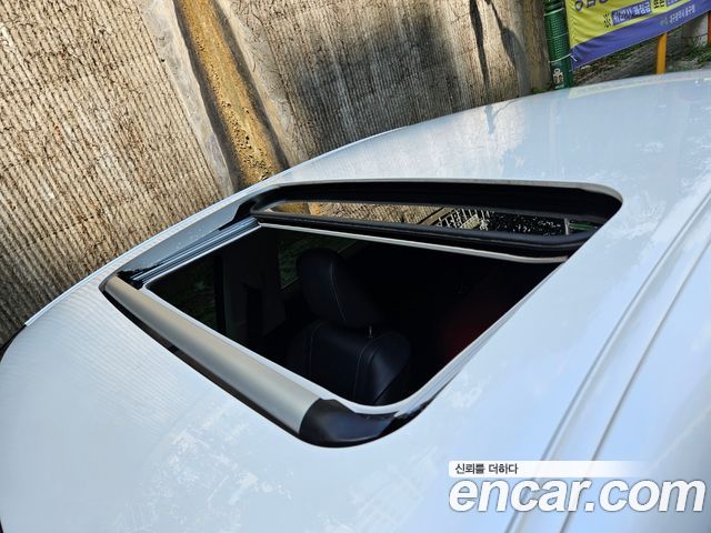 Lexus ES 2019 — photo 14