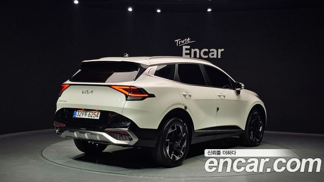 Kia Sportage 2023 — photo 2