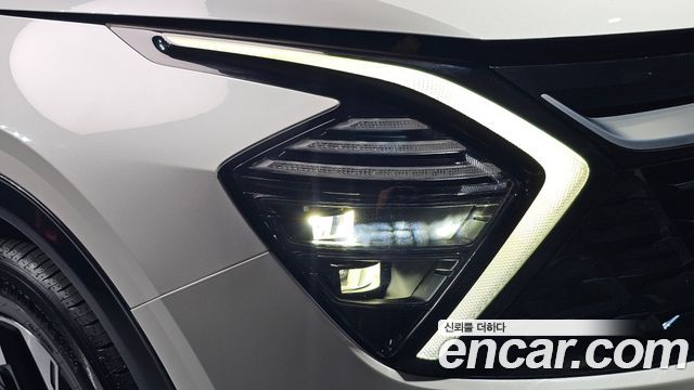 Kia Sportage 2023 — photo 8
