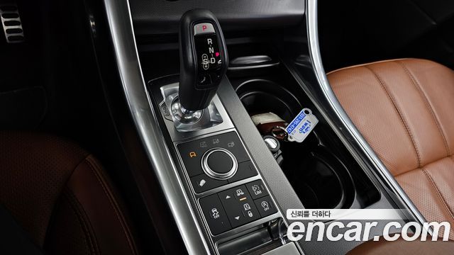 Land Rover Range Rover Sport 2017 — photo 9