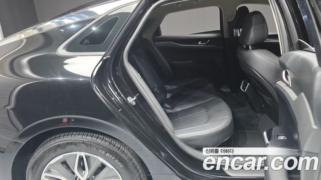 Kia K5 2023 — photo 17