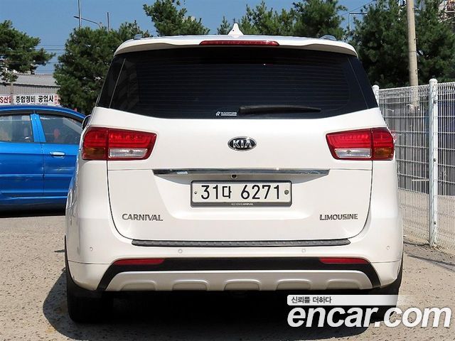 Kia Canival 2018 — photo 4