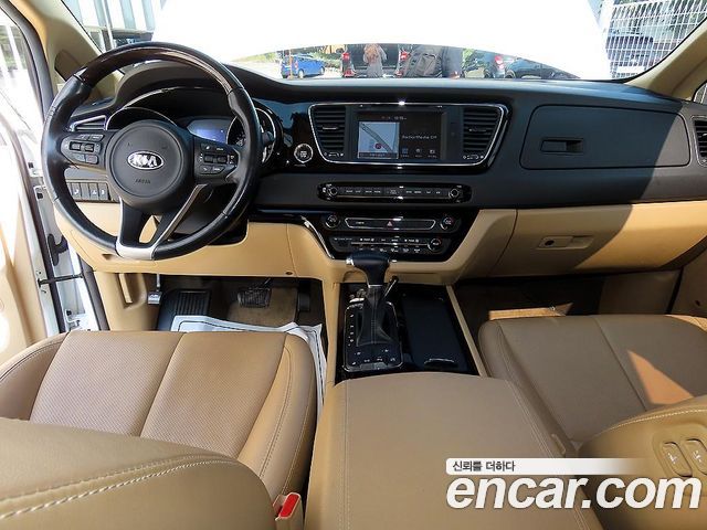 Kia Canival 2018 — photo 7