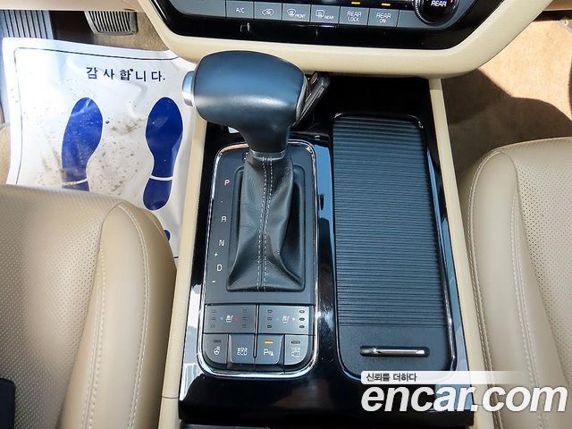 Kia Canival 2018 — photo 10