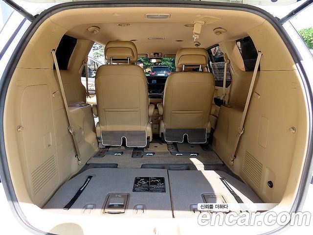 Kia Canival 2018 — photo 17