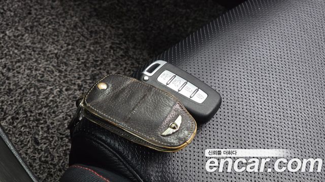 Hyundai Genesis 2012 — photo 21