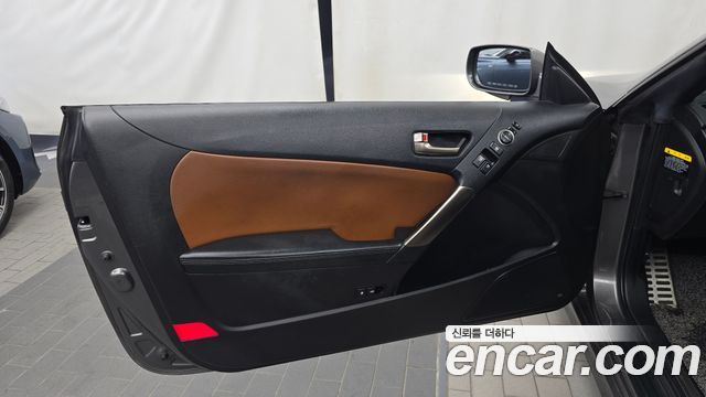 Hyundai Genesis 2012 — photo 14
