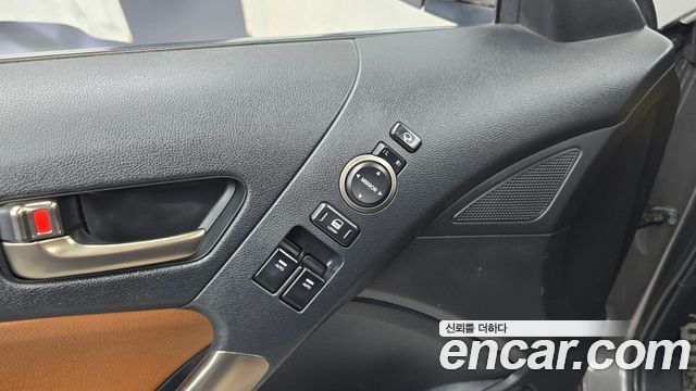 Hyundai Genesis 2012 — photo 30