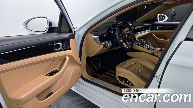 Porsche Panamera 2018 — photo 13