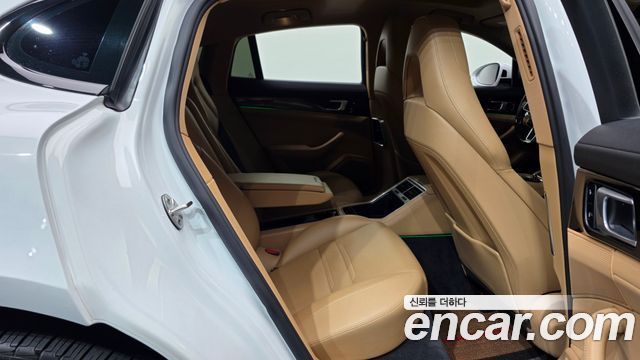 Porsche Panamera 2018 — photo 18
