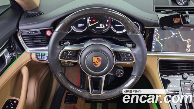 Porsche Panamera 2018 — photo 19