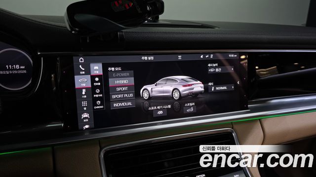 Porsche Panamera 2018 — photo 22
