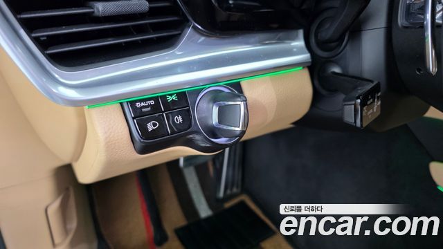Porsche Panamera 2018 — photo 23