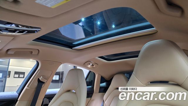 Porsche Panamera 2018 — photo 24
