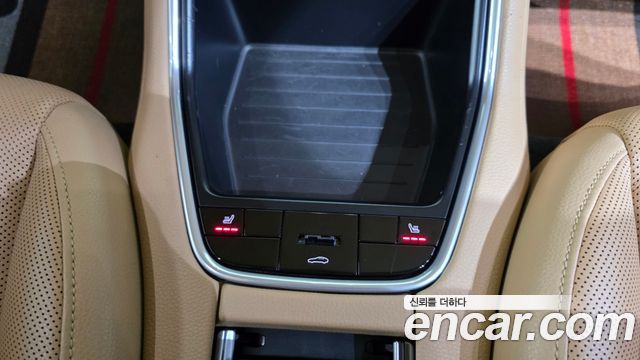 Porsche Panamera 2018 — photo 25