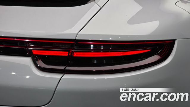 Porsche Panamera 2018 — photo 9