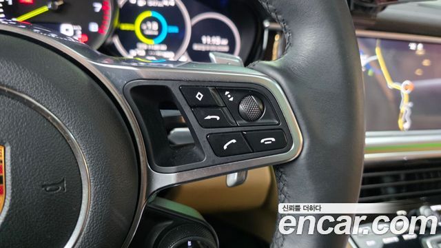 Porsche Panamera 2018 — photo 33
