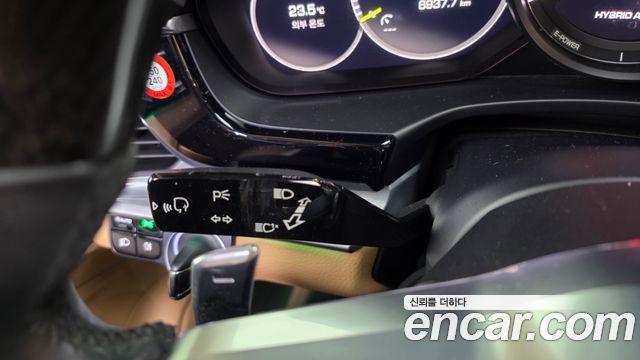 Porsche Panamera 2018 — photo 35
