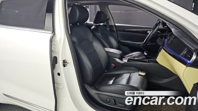 Kia K7 2017 — photo 12